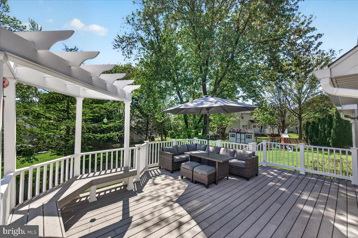 98 Pleasonton Court photo 36