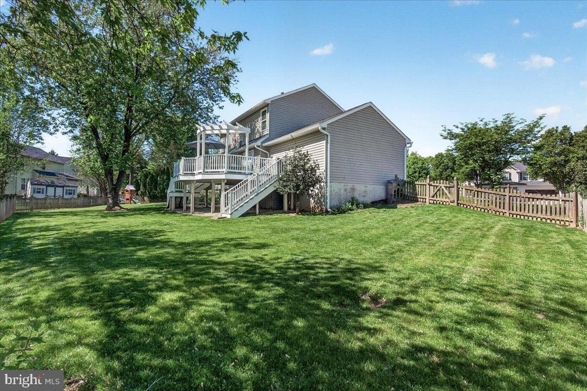 98 Pleasonton Court photo 39