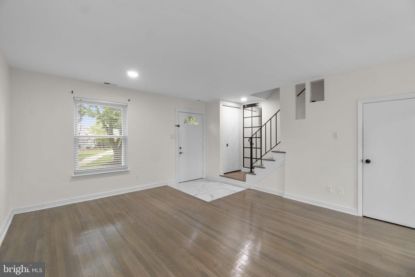 12 Coats Bridge Place #2f photo 4