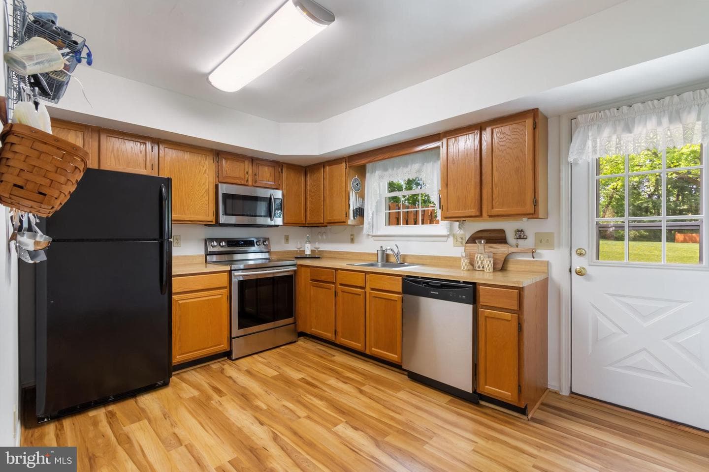 6826 Acacia Court photo 4