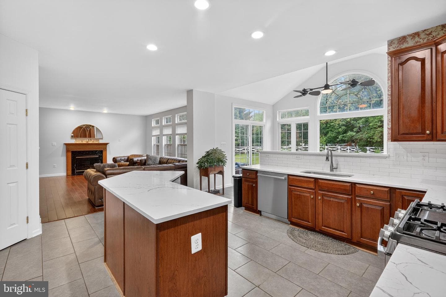 5136 Charlington Court photo 5