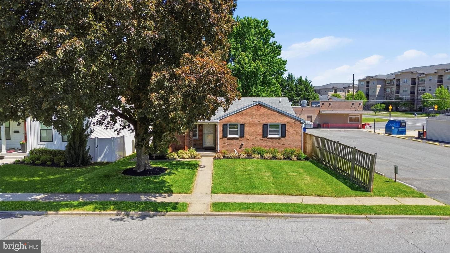 17 E Thirteenth Street, Frederick
