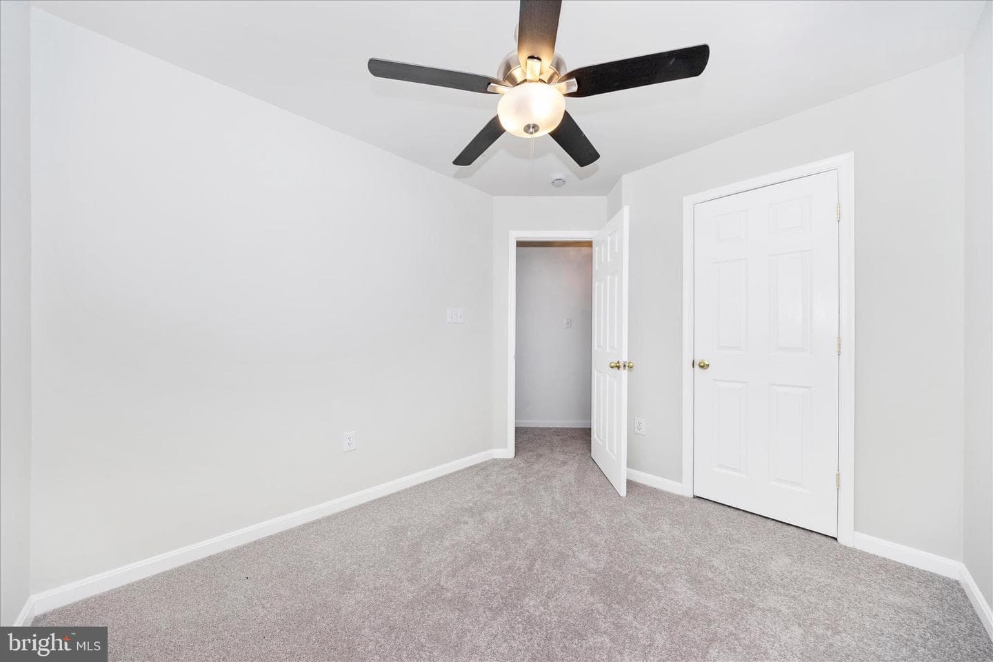 9410 Singleton Place photo 32
