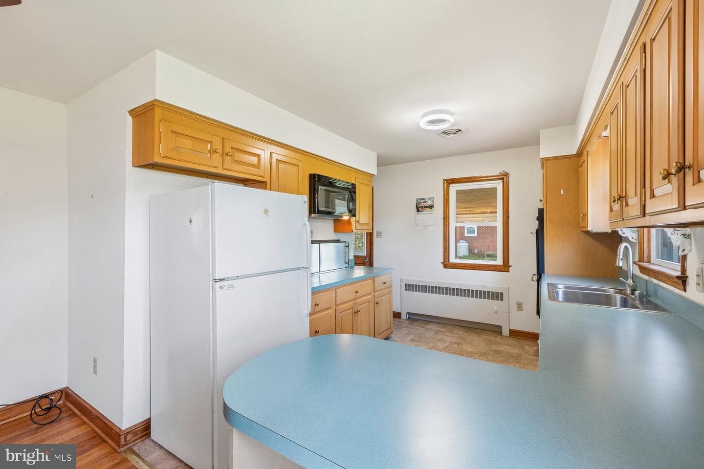 16 Linden Boulevard photo 12