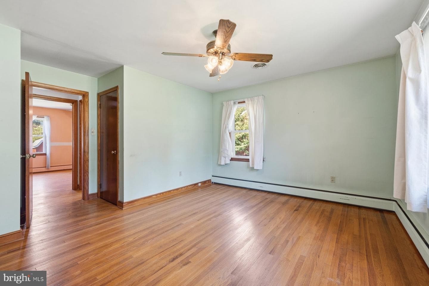16 Linden Boulevard photo 25