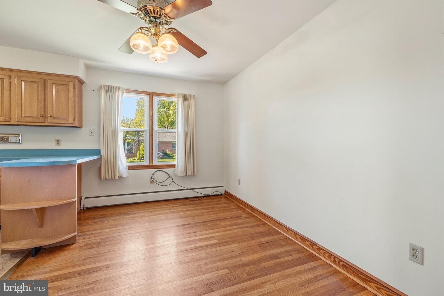 16 Linden Boulevard photo 8
