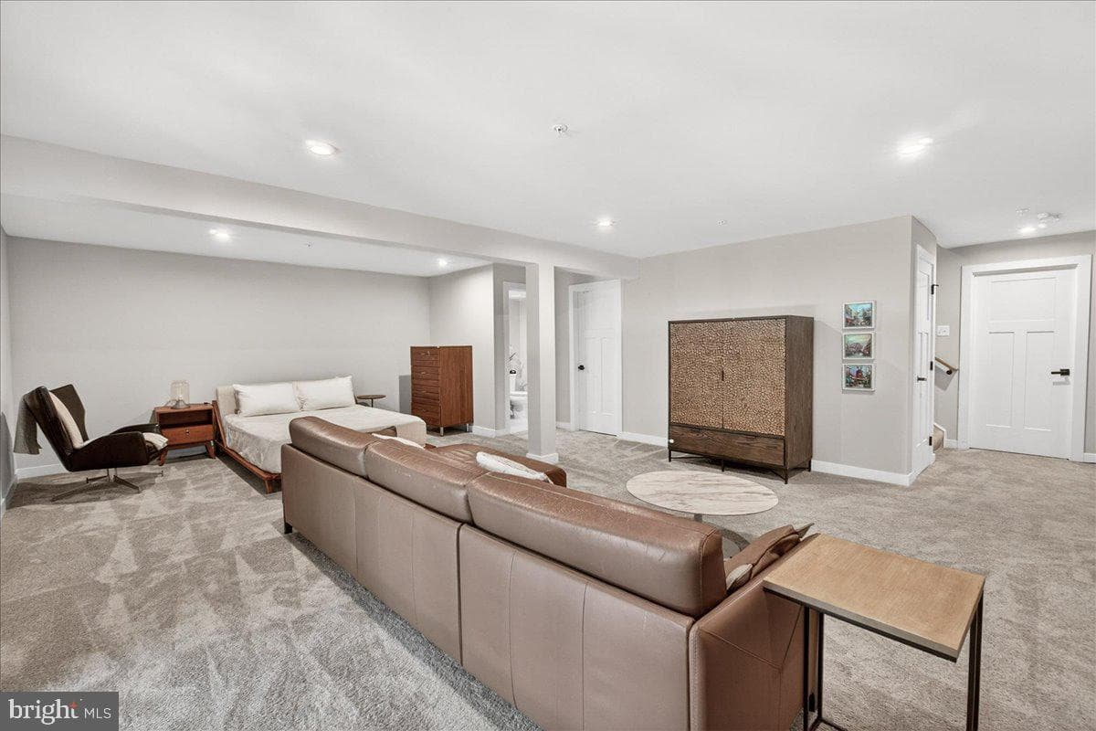 6915 Mandalong Way photo 13