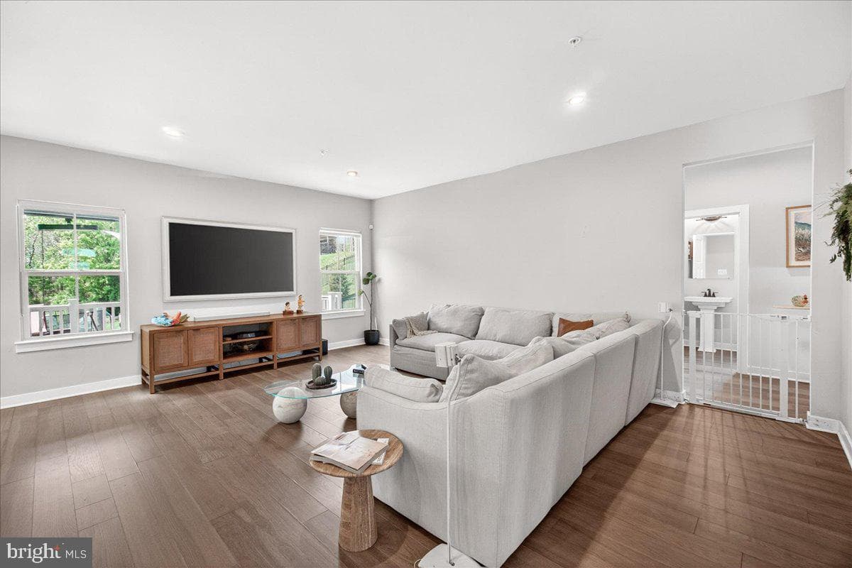 6915 Mandalong Way photo 32