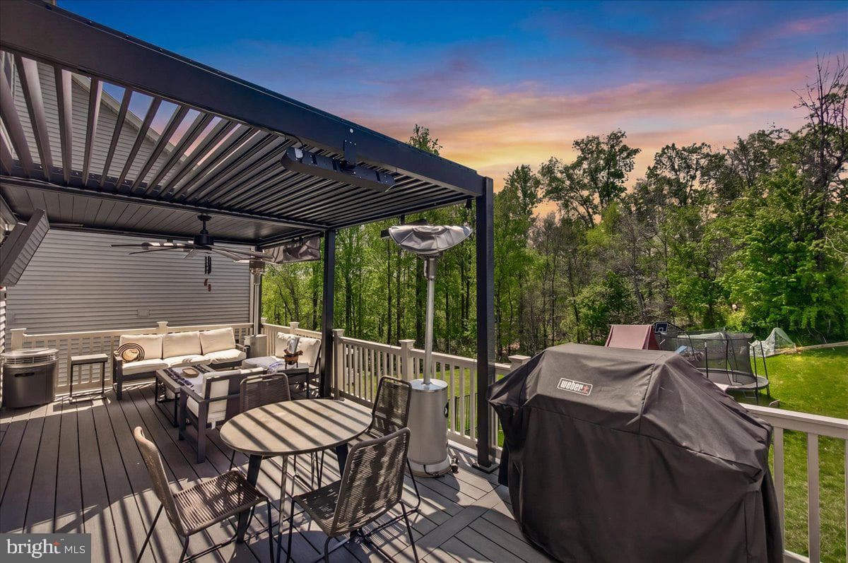 6915 Mandalong Way photo 4