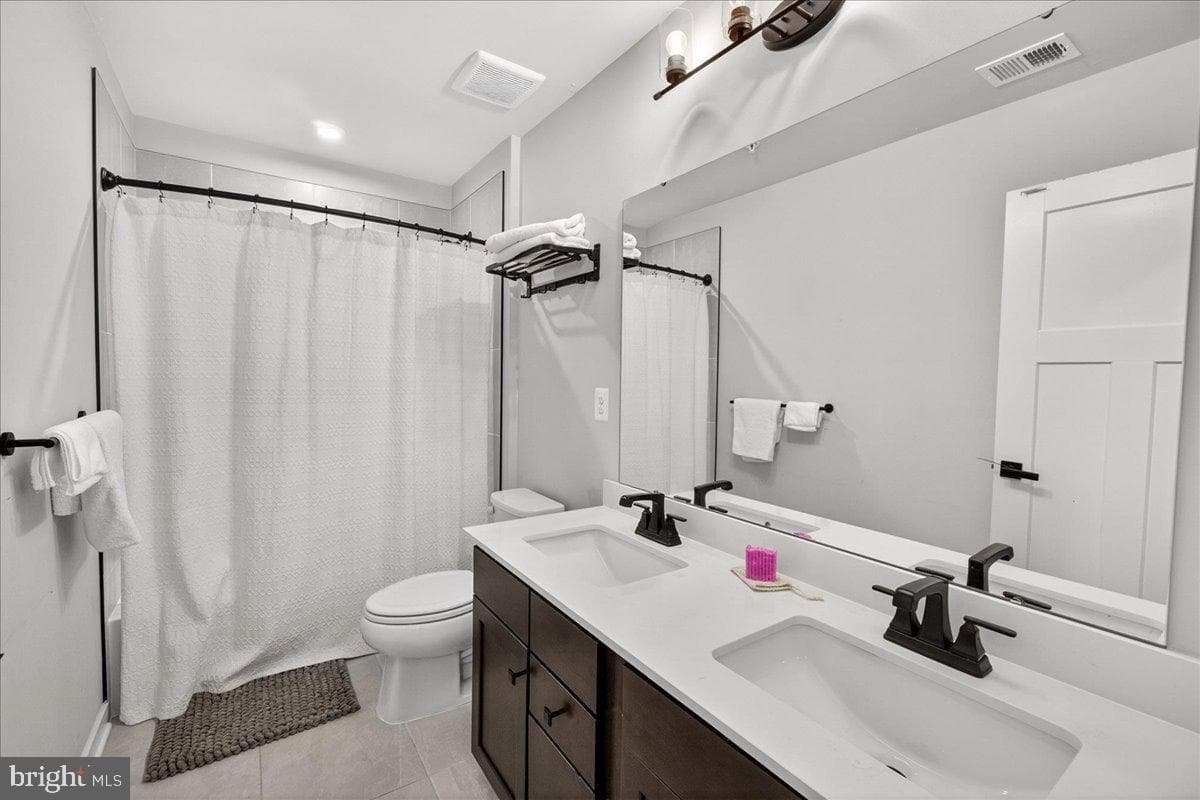 6915 Mandalong Way photo 40