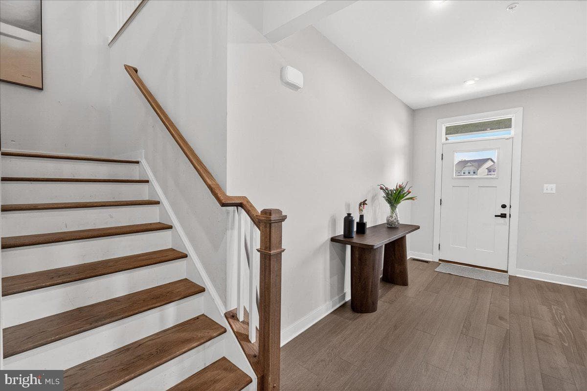 6915 Mandalong Way photo 8