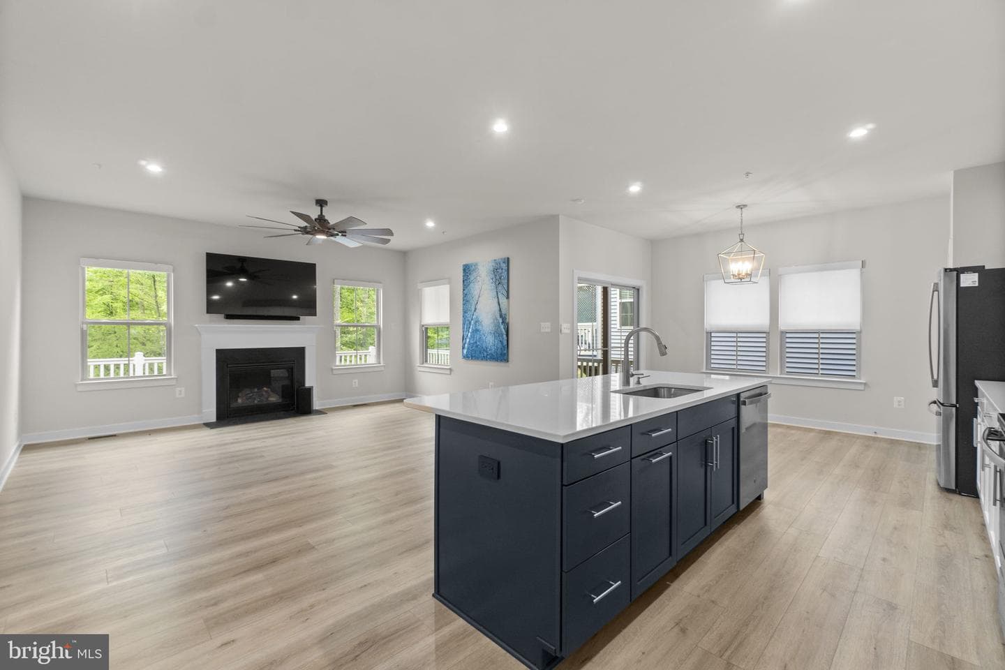 6967 Mandalong Way photo 10