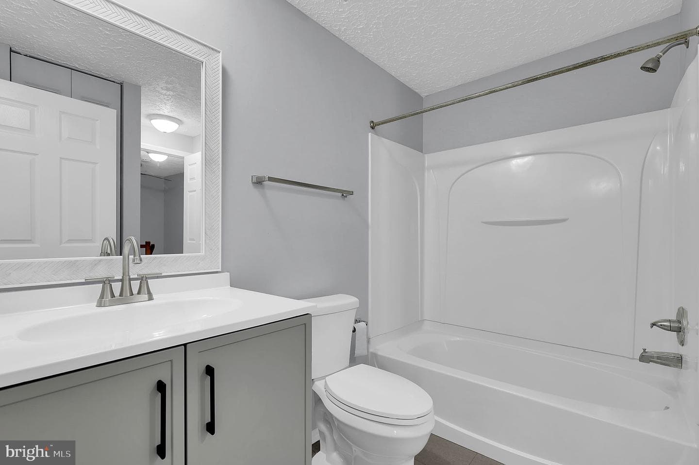 142 Fairfield Drive photo 24