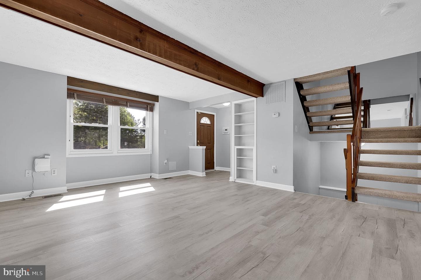 142 Fairfield Drive photo 3