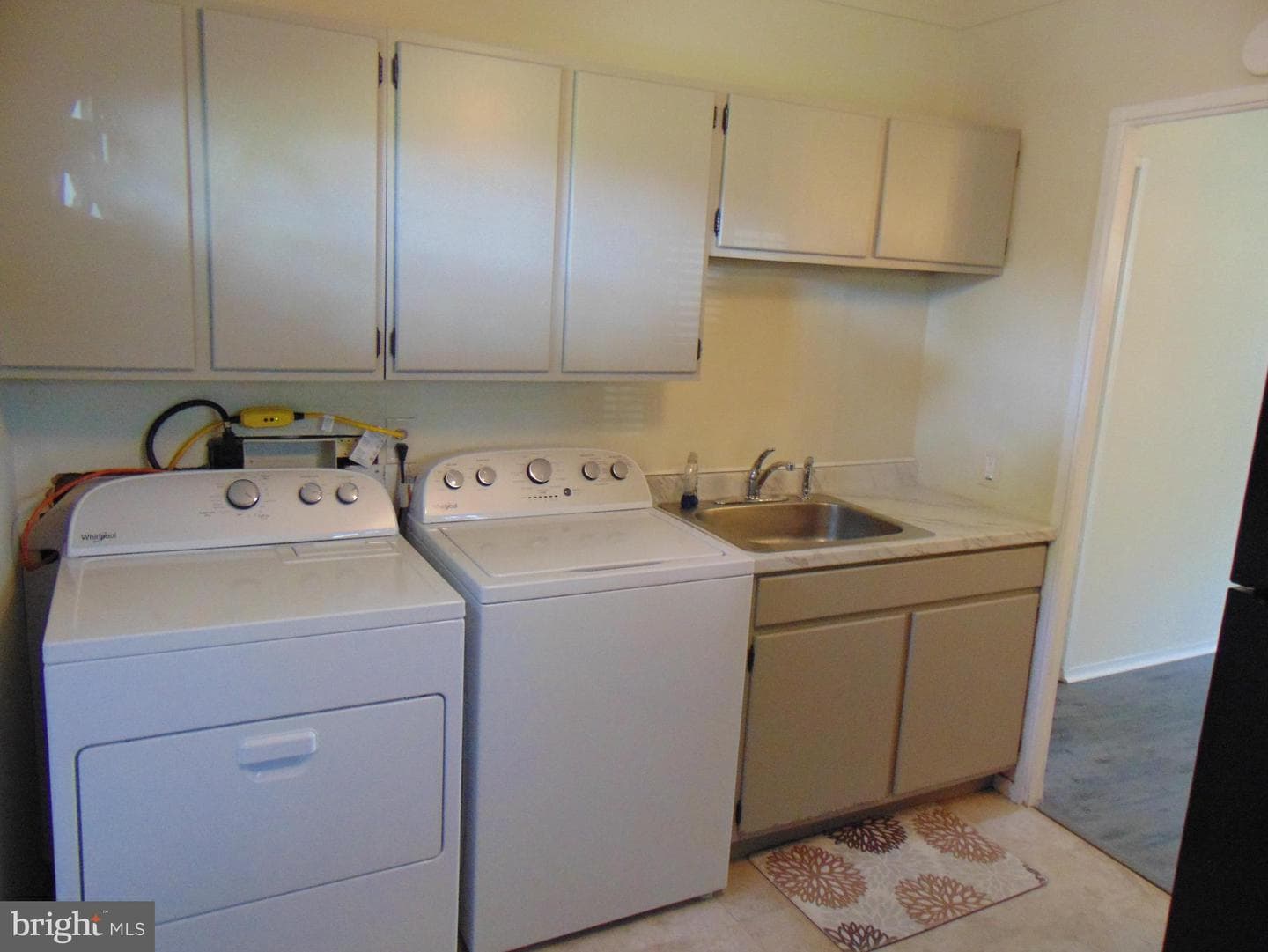 909 Oak Street photo 16