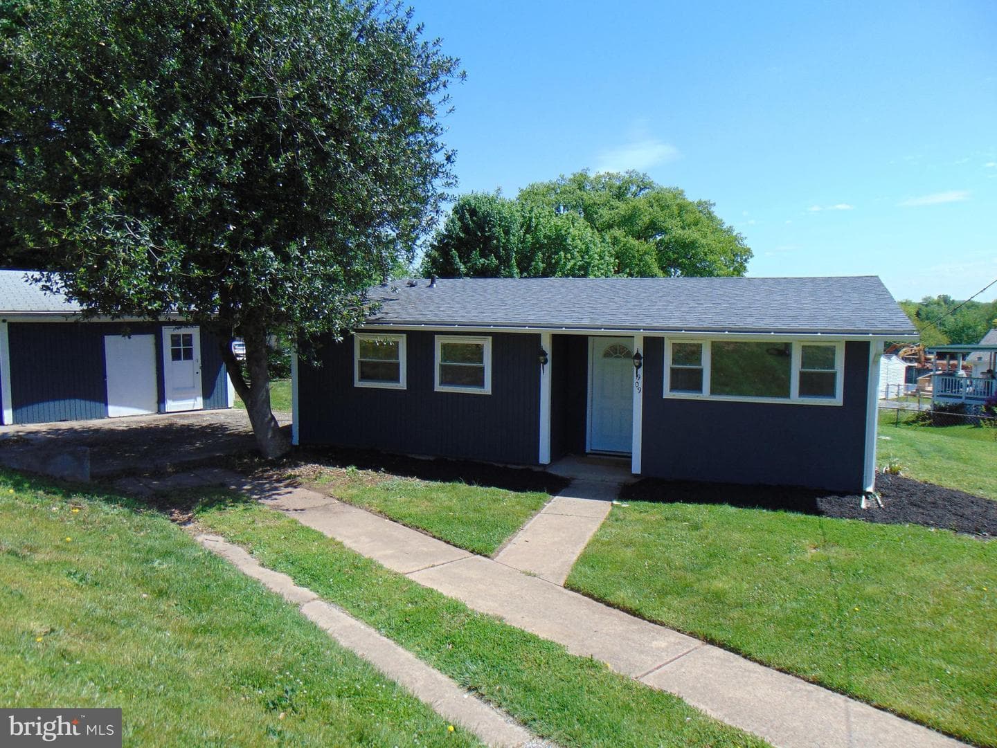 909 Oak Street photo 26