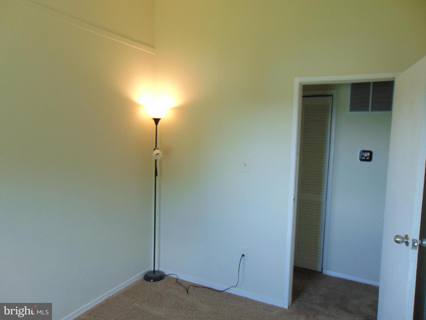 909 Oak Street photo 9