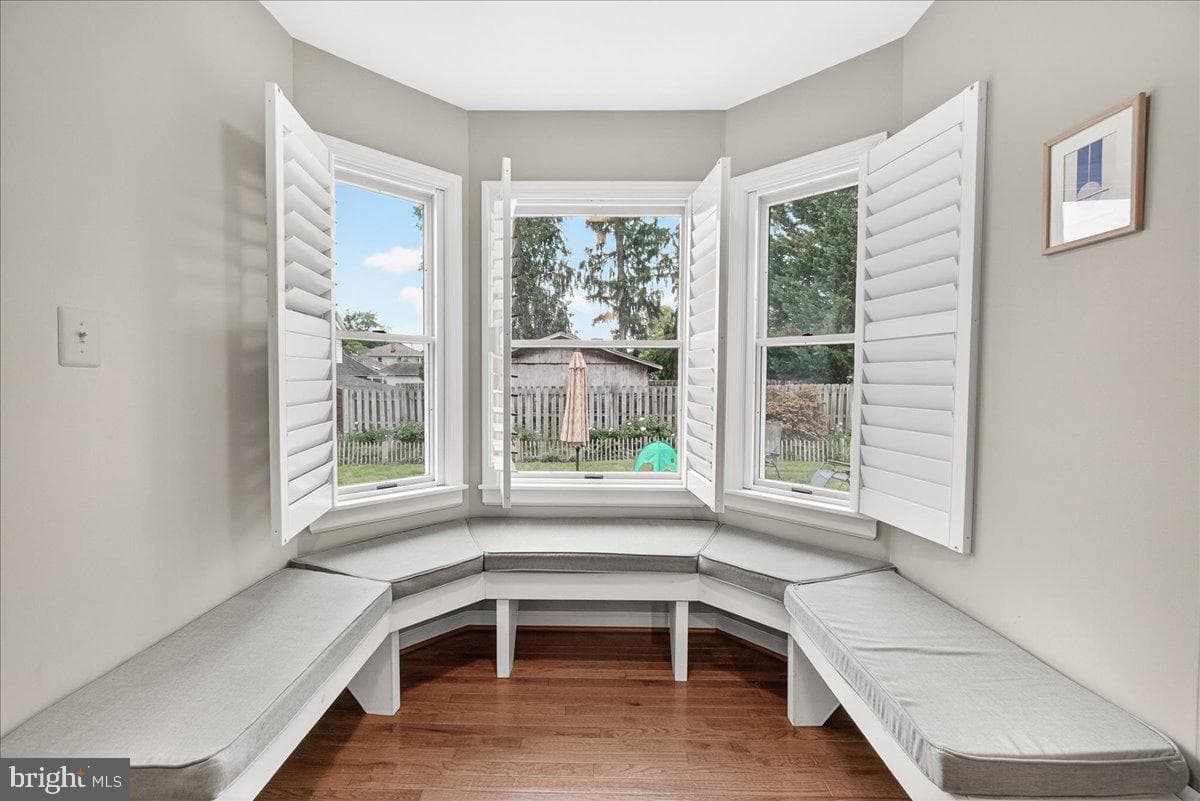 1600 Bolton Street photo 24