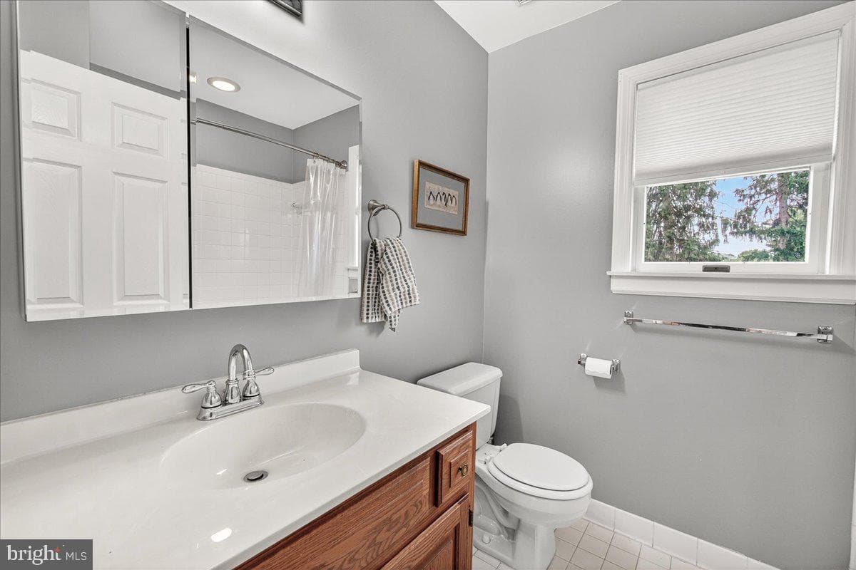 1600 Bolton Street photo 34