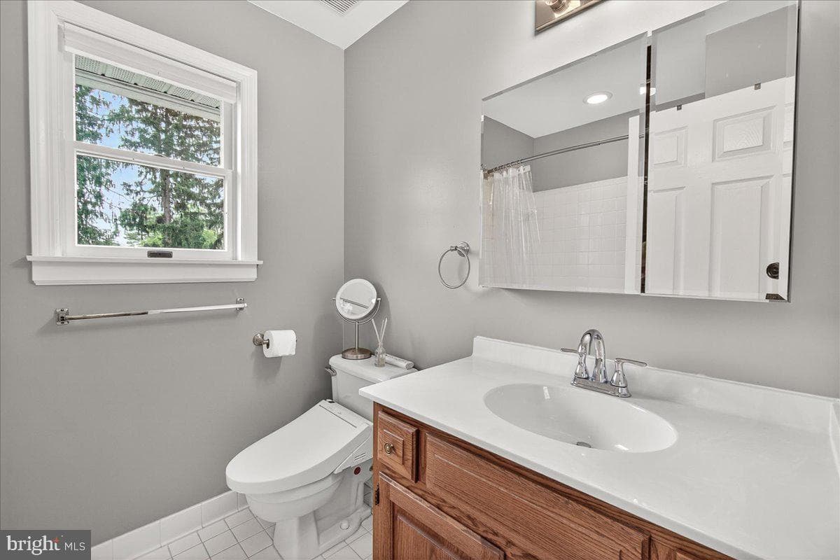 1600 Bolton Street photo 38