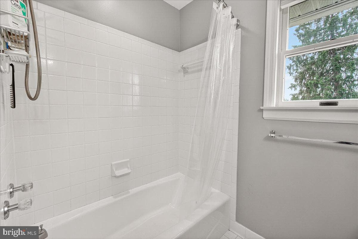 1600 Bolton Street photo 39