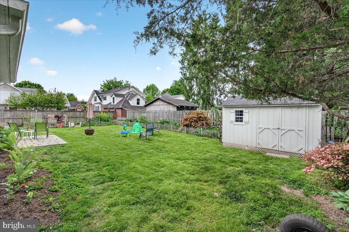 1600 Bolton Street photo 40