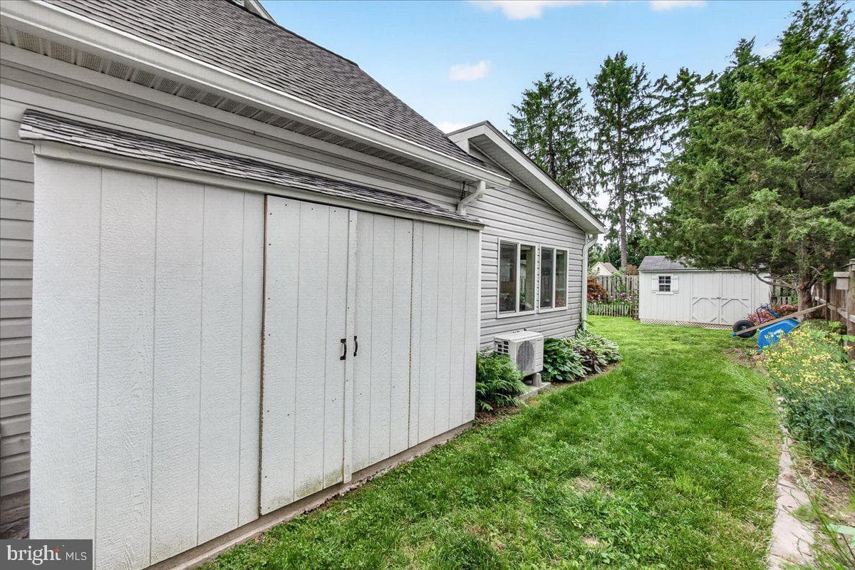 1600 Bolton Street photo 42