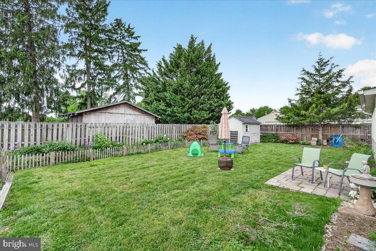 1600 Bolton Street photo 43