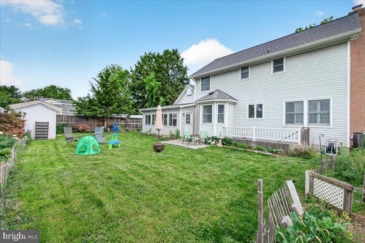 1600 Bolton Street photo 44