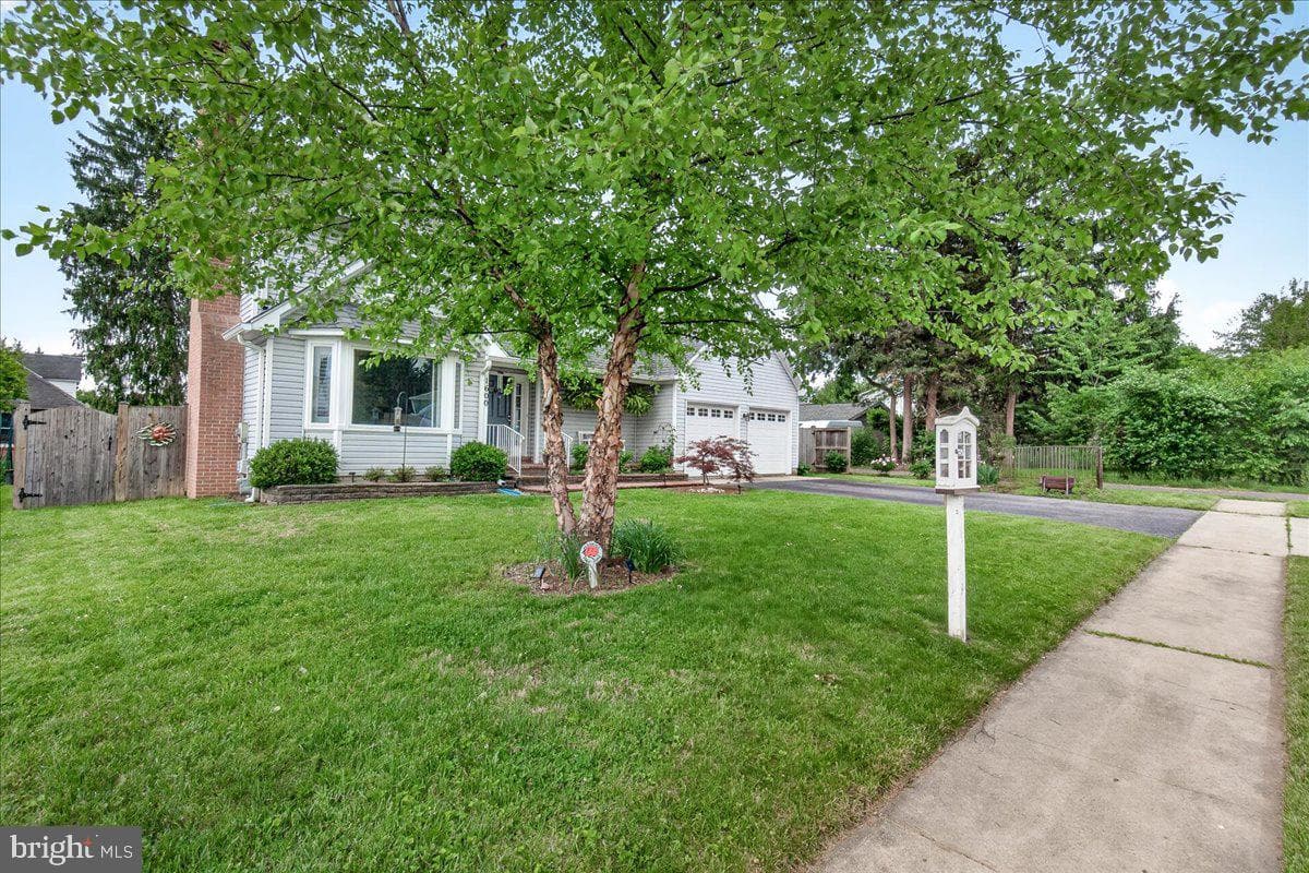 1600 Bolton Street photo 47