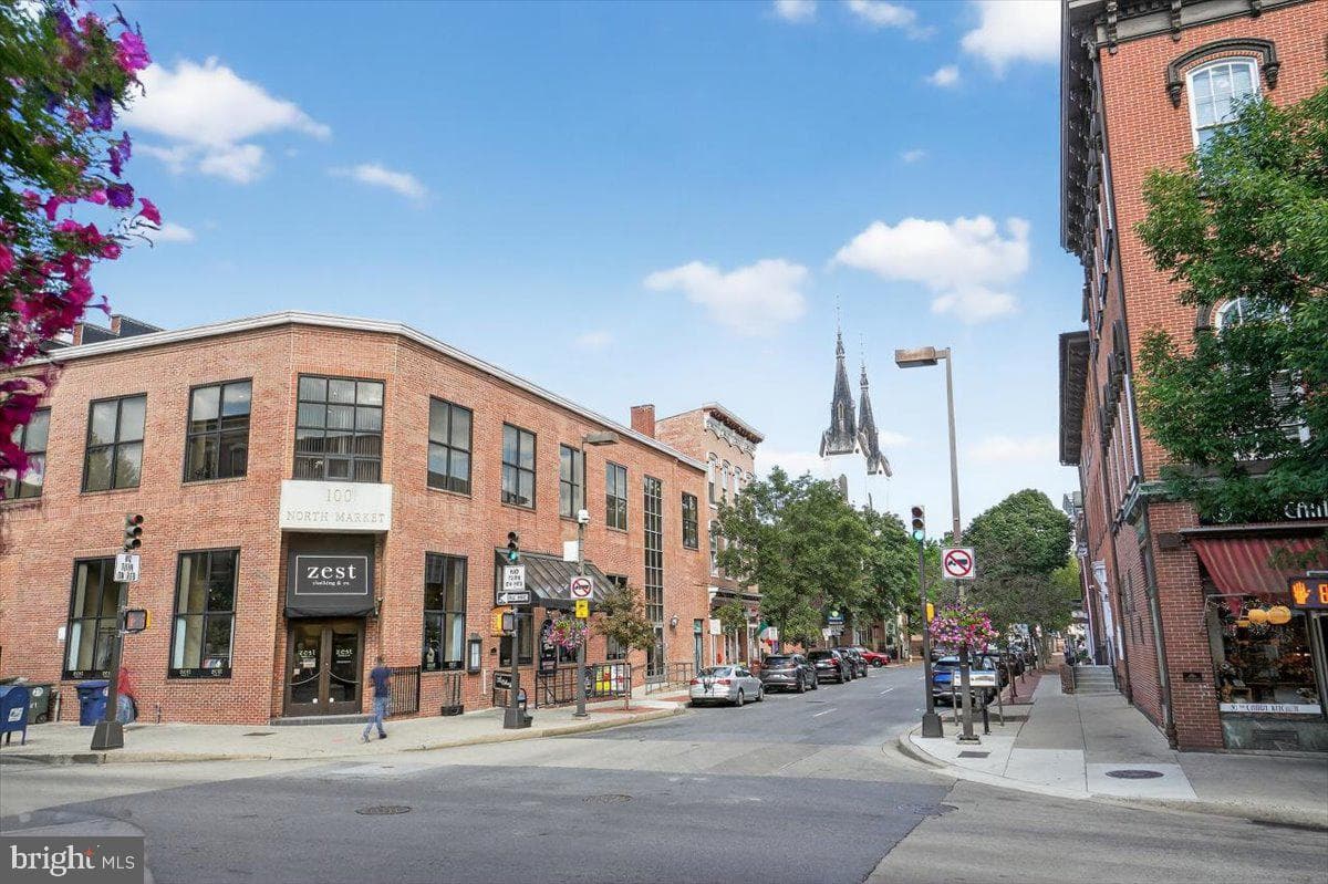 1600 Bolton Street photo 53
