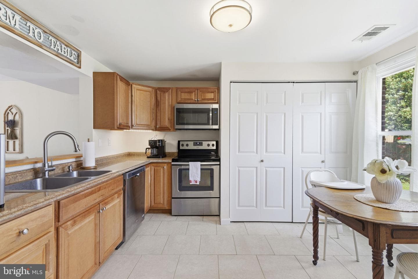 120 Savannah Court photo 5