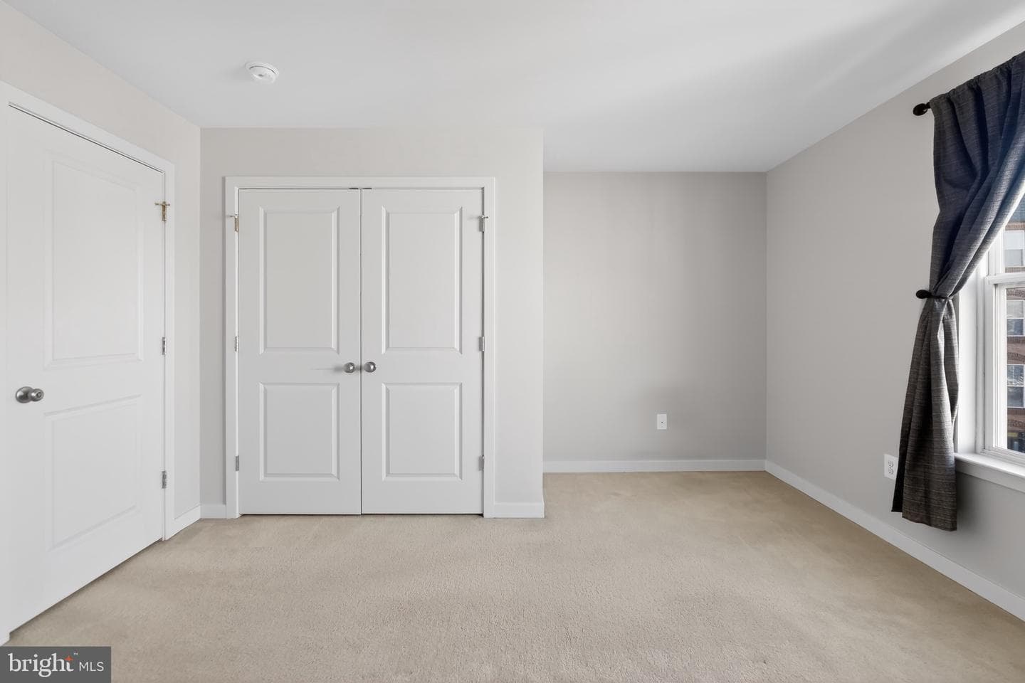 1415 Trafalgar Lane photo 20