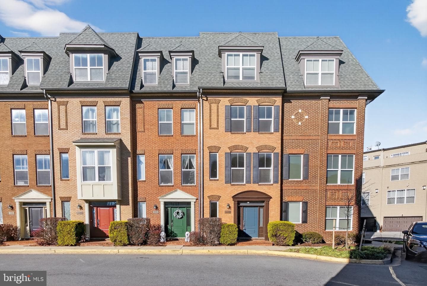 1415 Trafalgar Lane photo 3