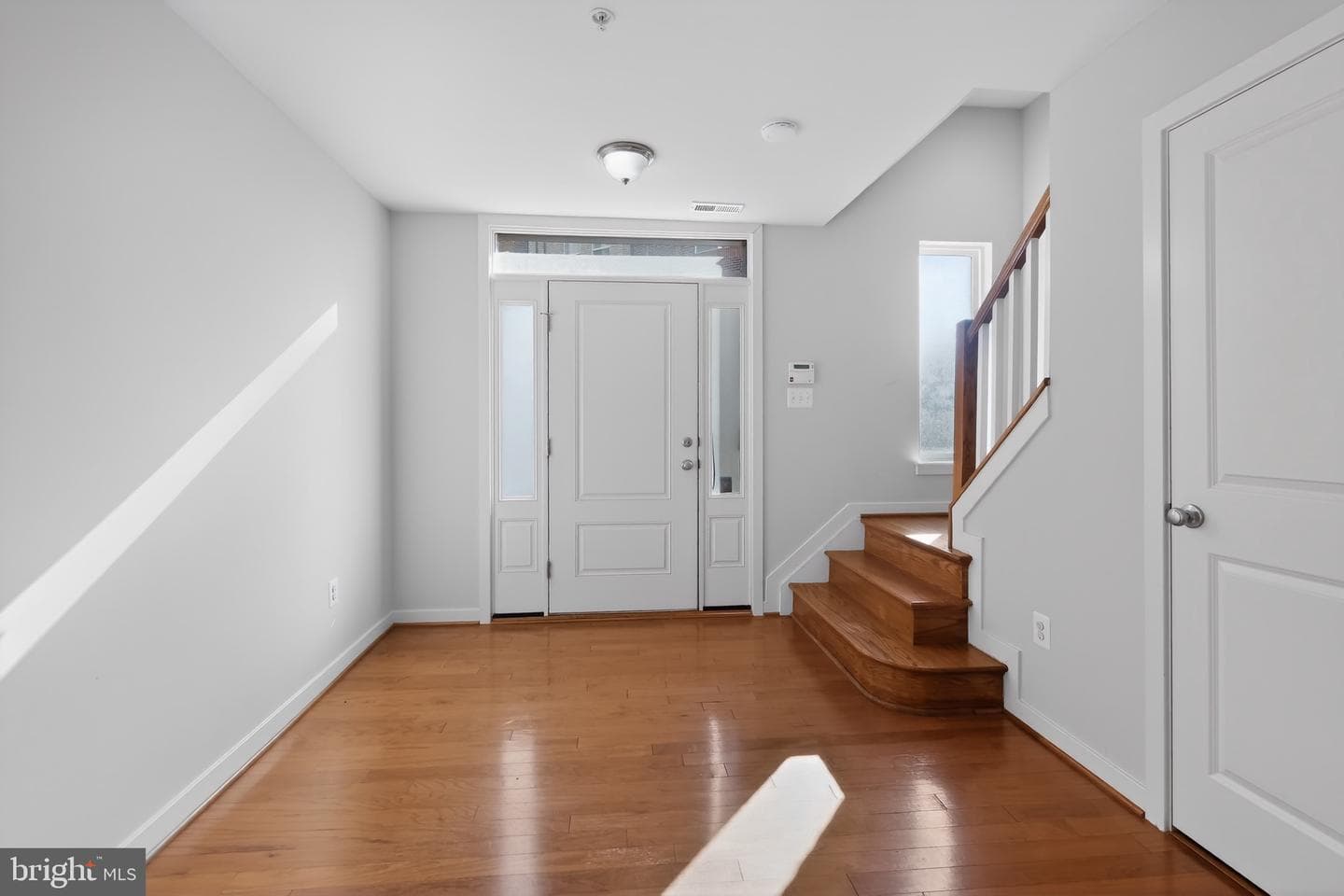 1415 Trafalgar Lane photo 4