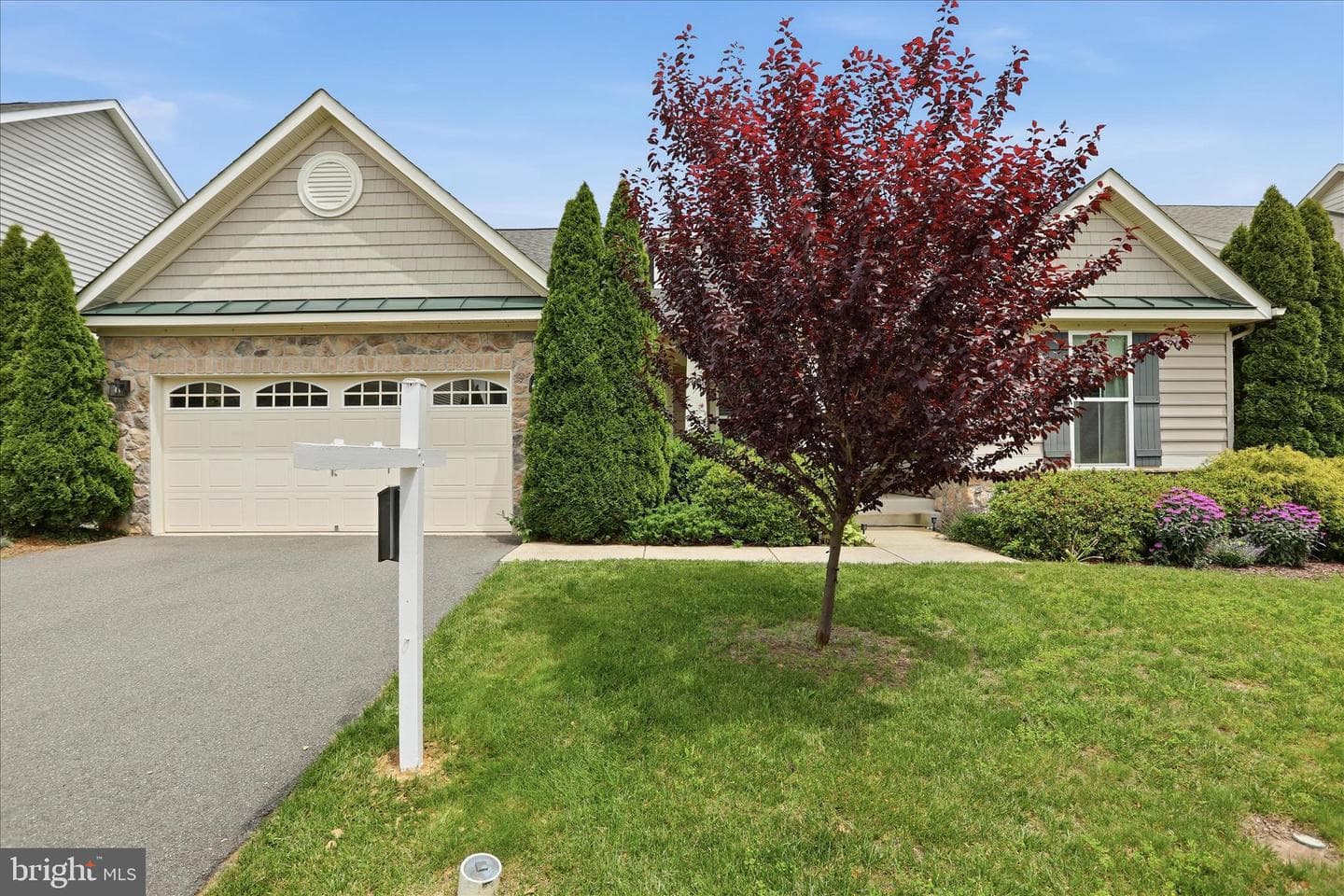 1304 Moore Spring Court photo 2