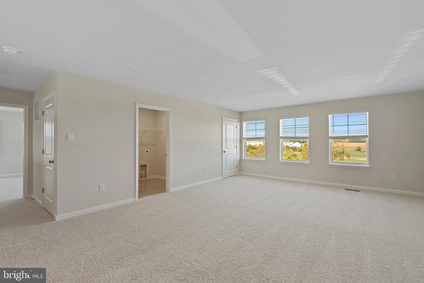 476 Ensemble Way photo 12