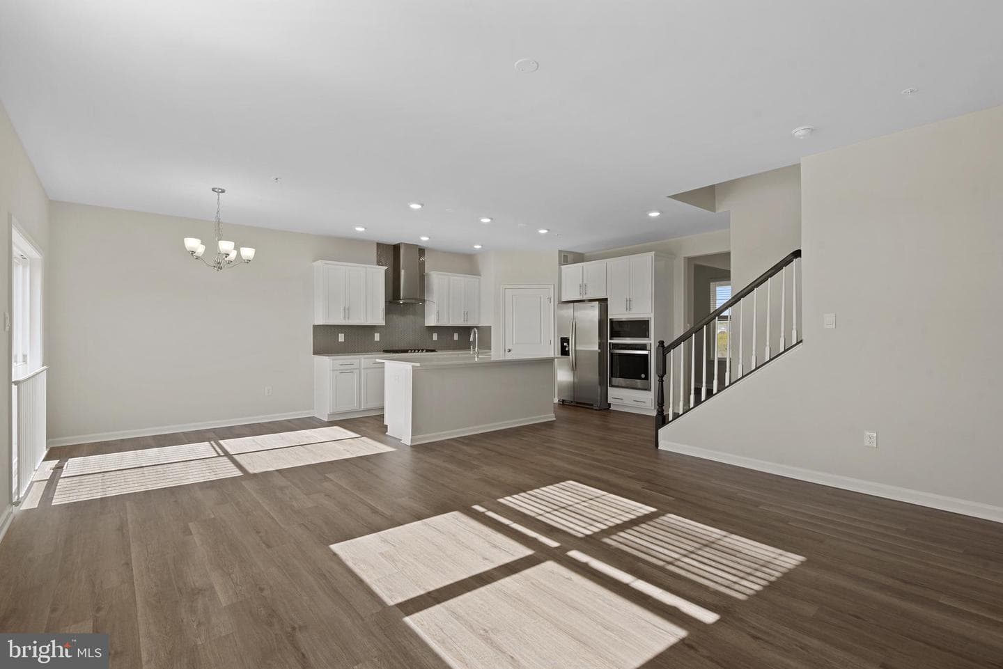 476 Ensemble Way photo 5