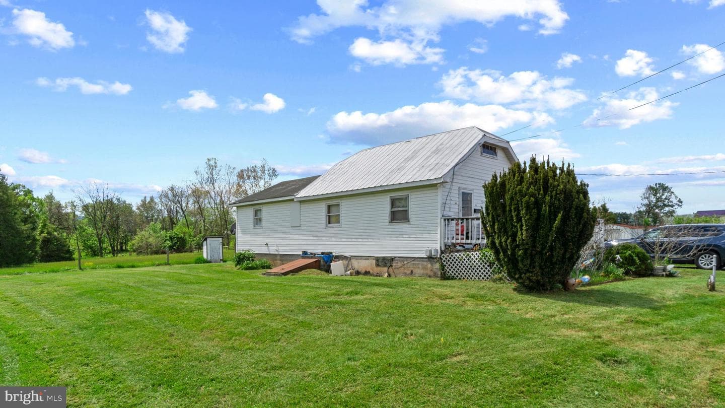7549 Utica Road photo 5