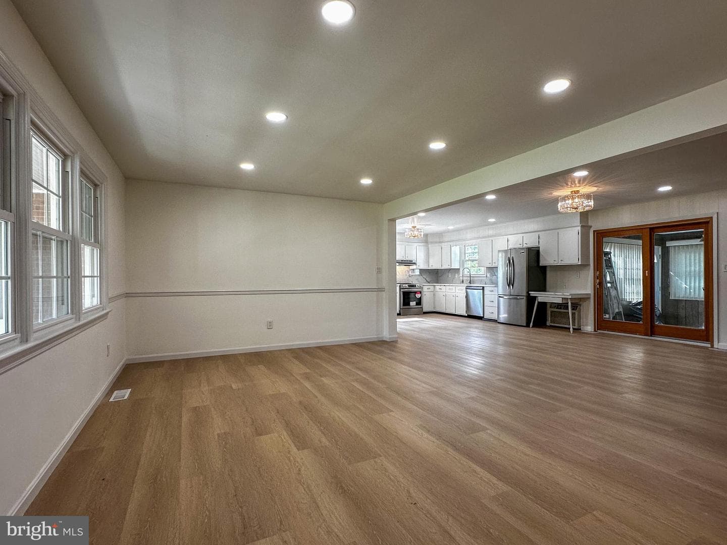 6783 Sunnybrook Drive photo 12