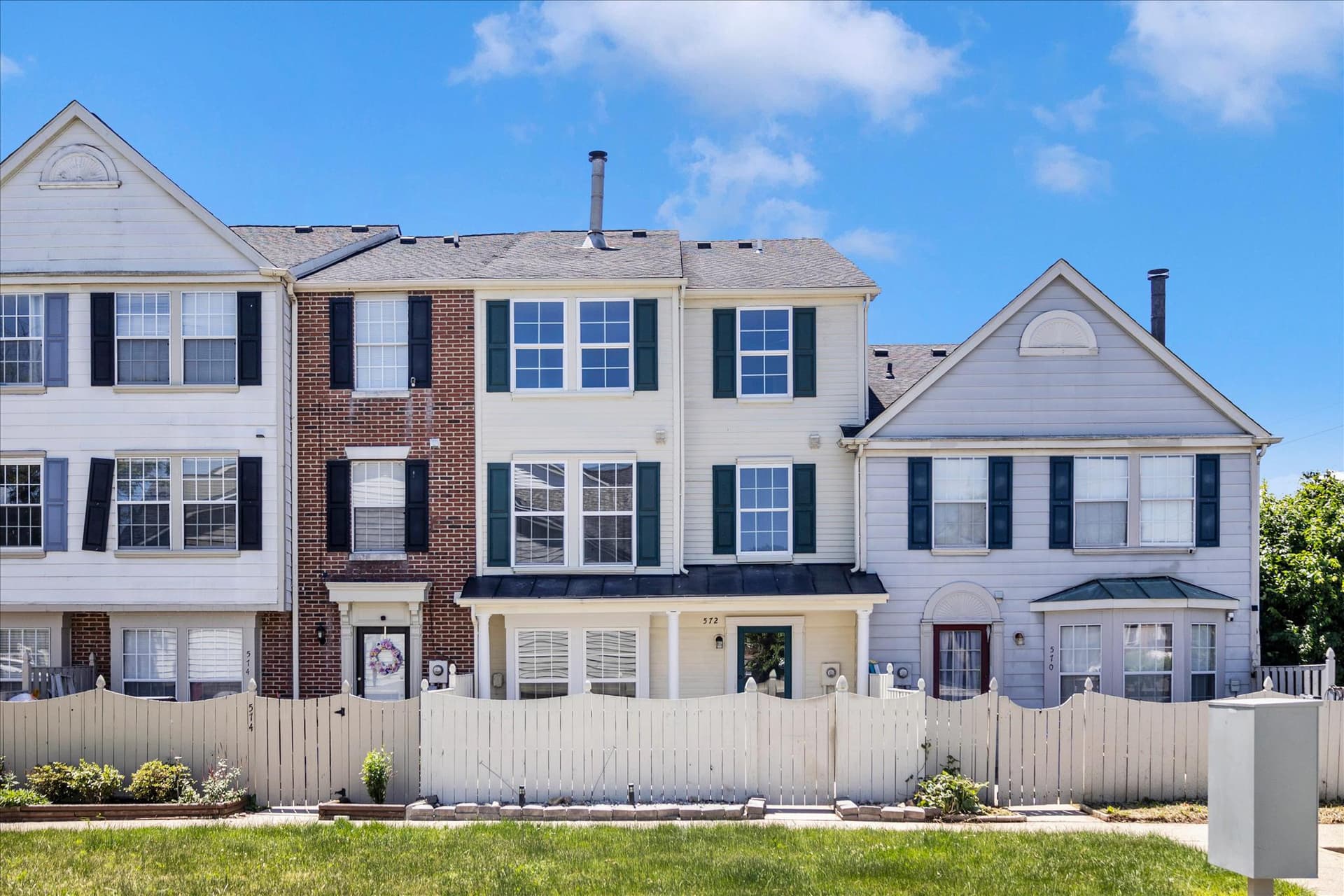 572 Hollyberry Way, Frederick