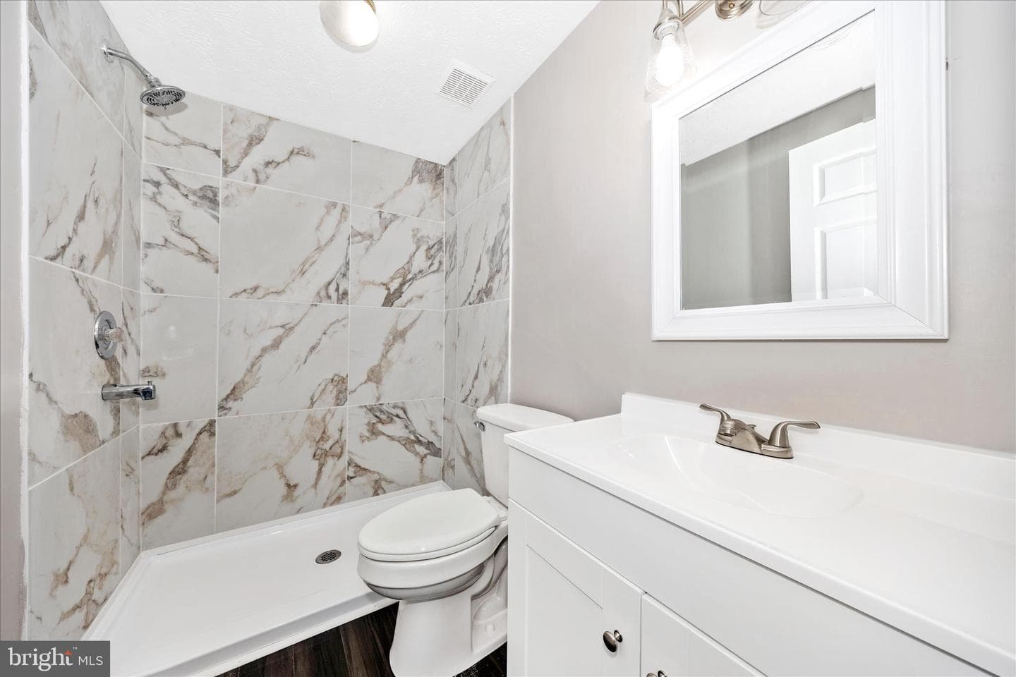 572 Hollyberry Way photo 21