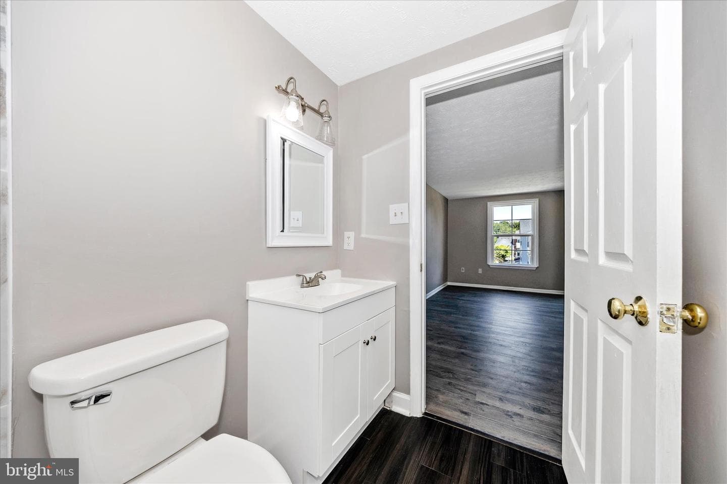 572 Hollyberry Way photo 22