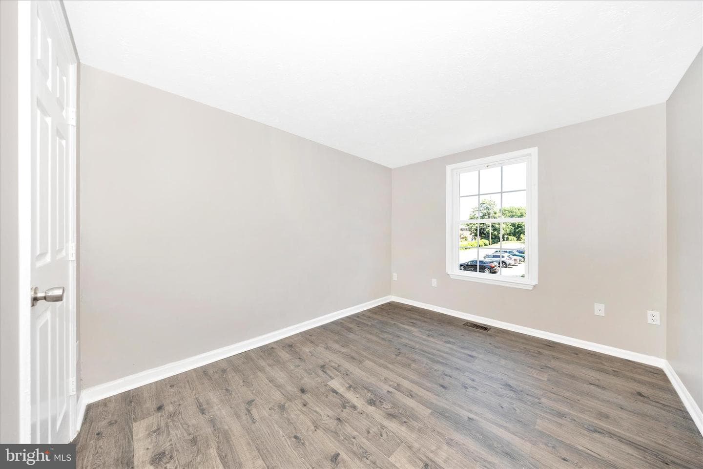 572 Hollyberry Way photo 30