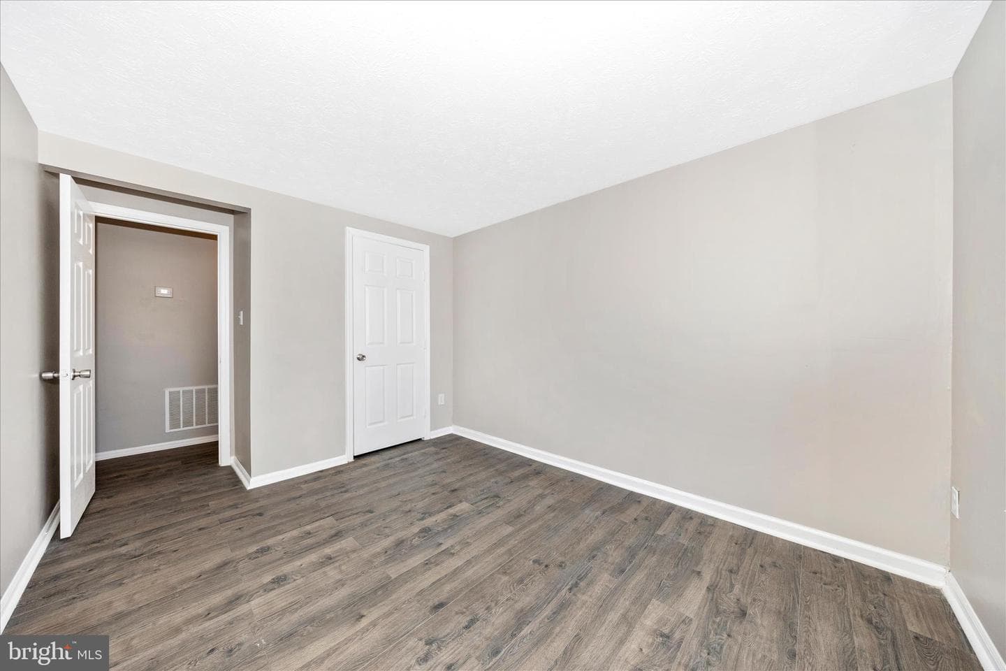 572 Hollyberry Way photo 33