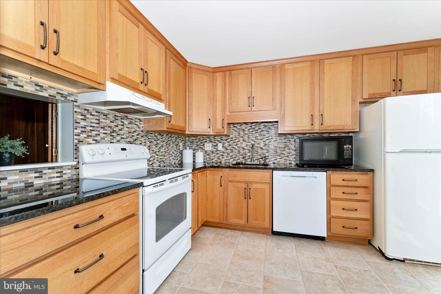 5751 Sunset View Lane photo 4