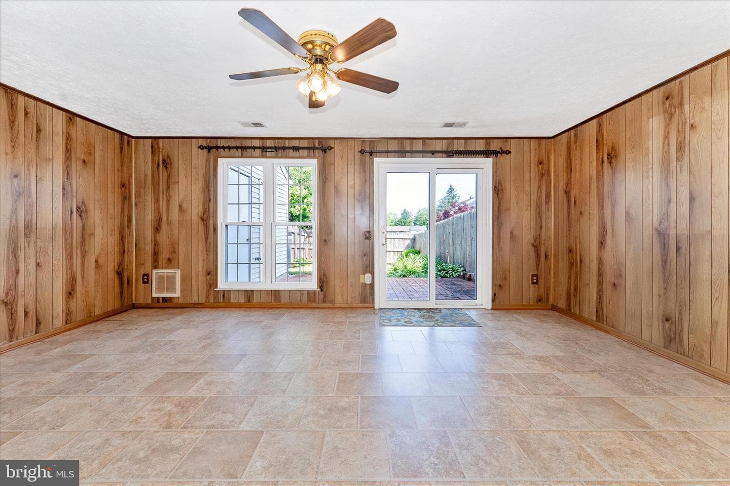 5751 Sunset View Lane photo 8