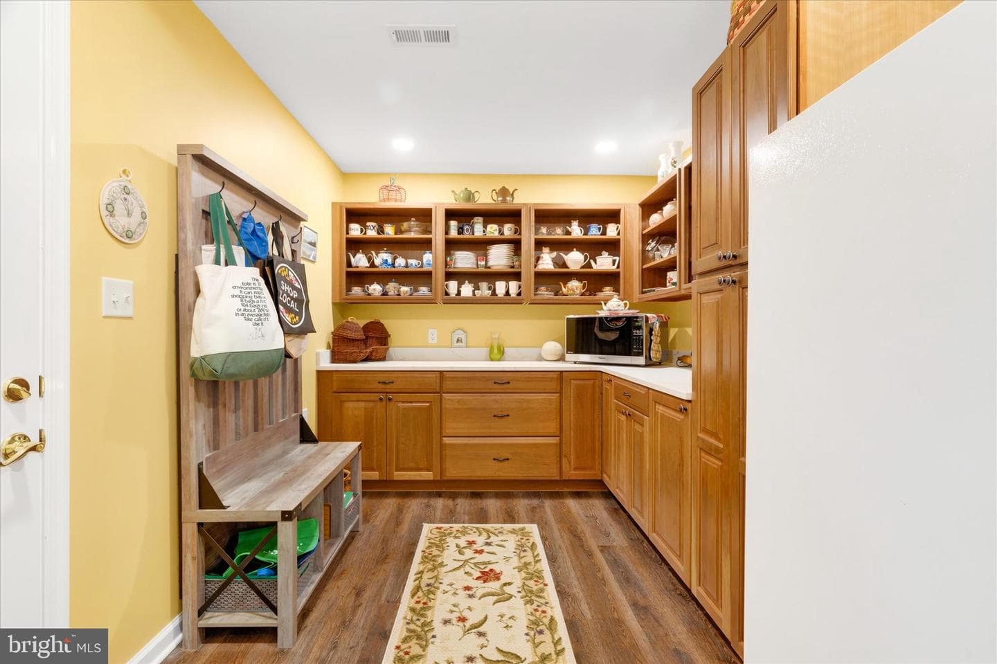 2 Lombardy Drive photo 12