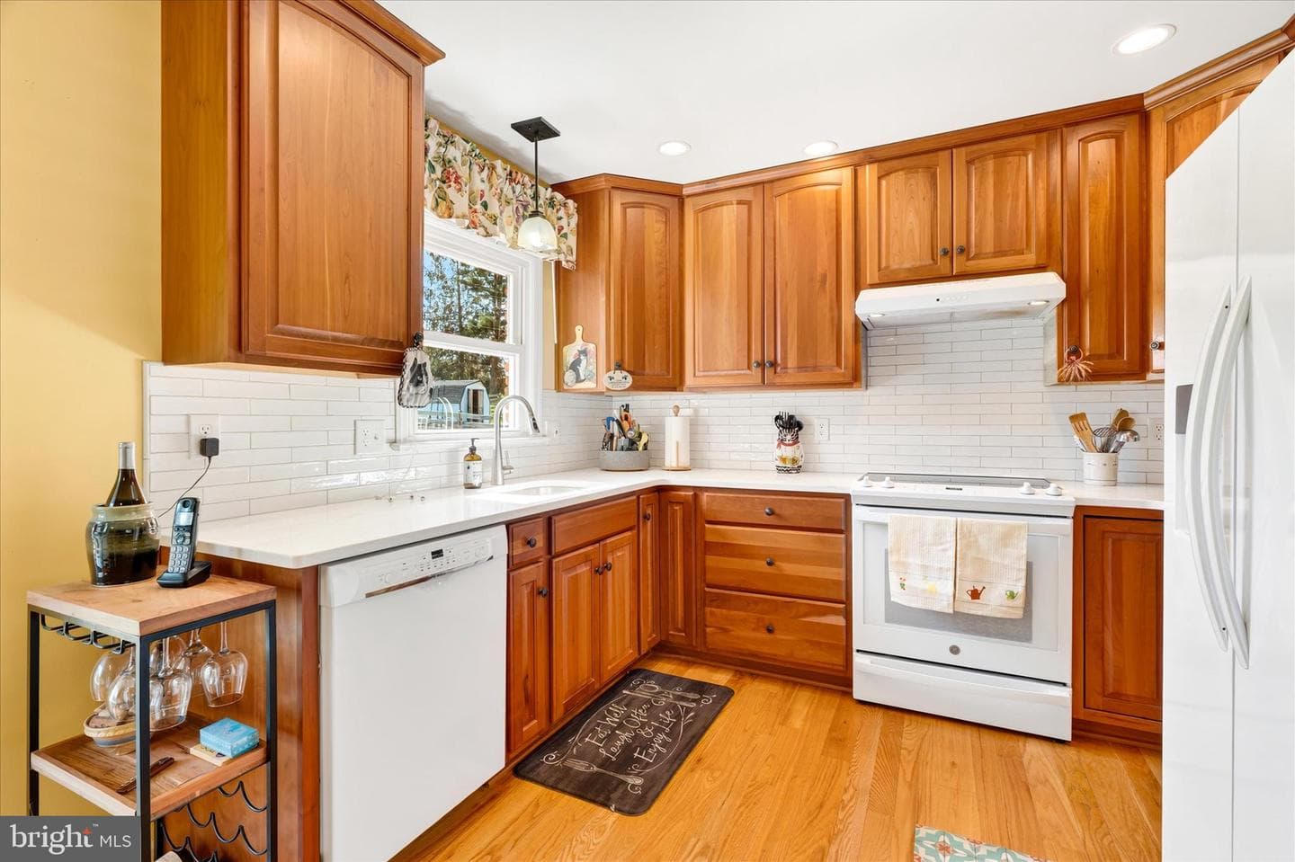 2 Lombardy Drive photo 3