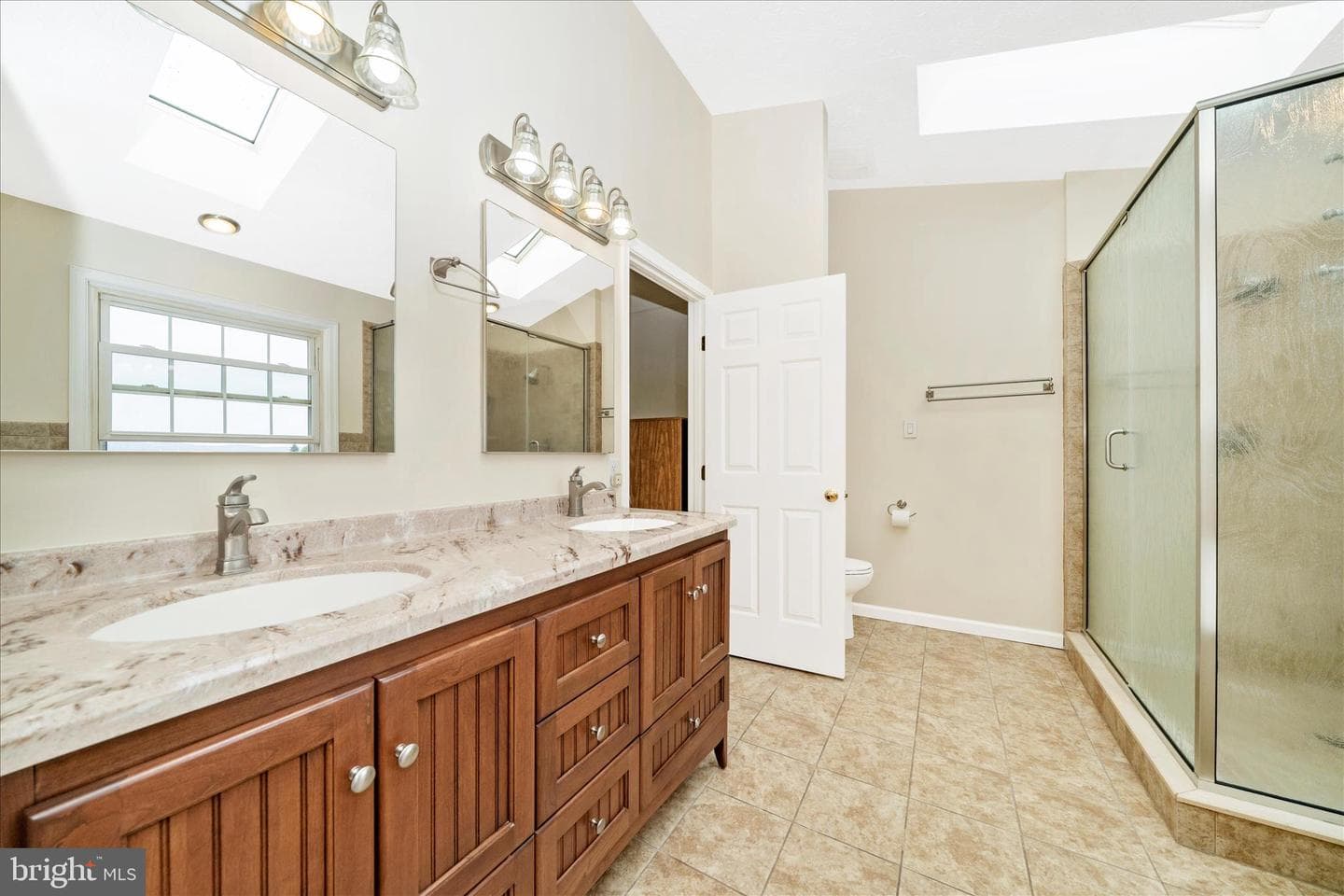 9534 Liberty Road photo 31
